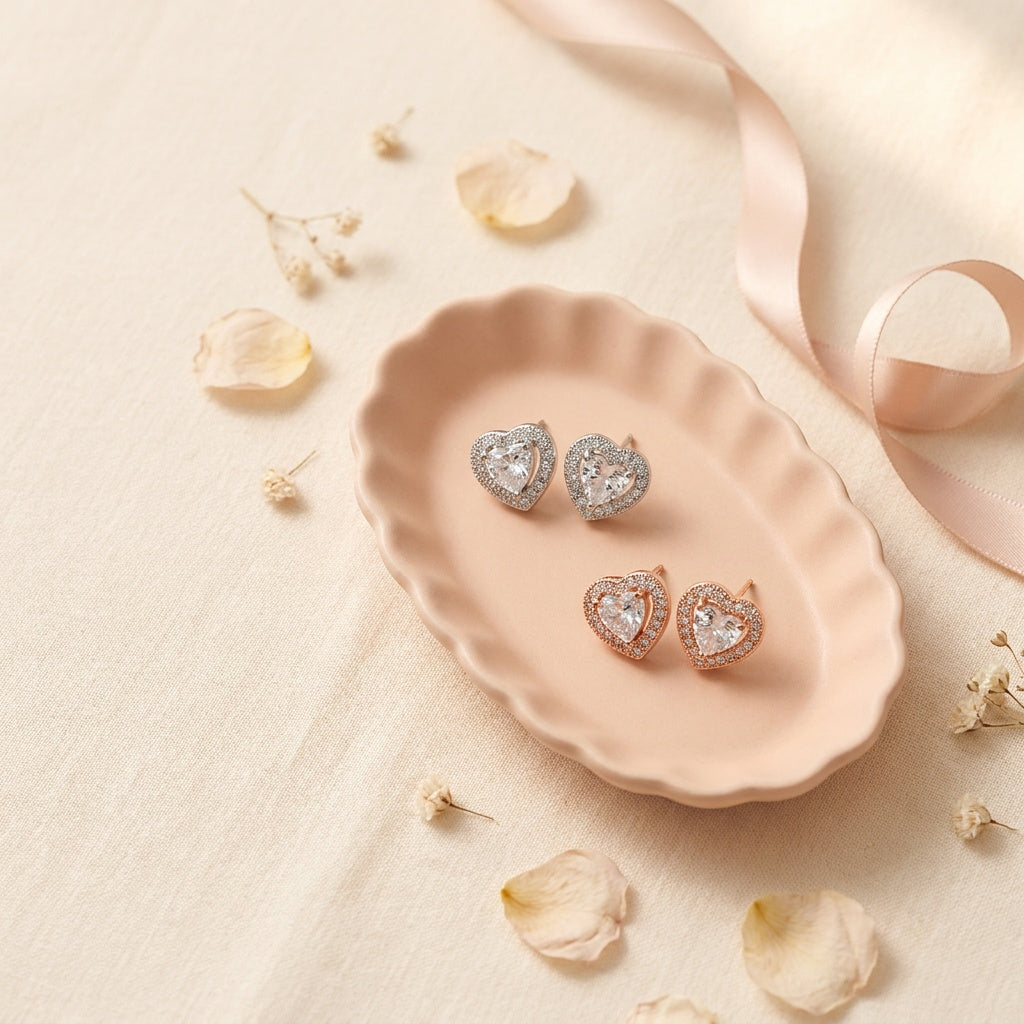 하트 큐빅 헤일로 귀걸이 일상 착용 라이프스타일 — Märchen Jewelry
